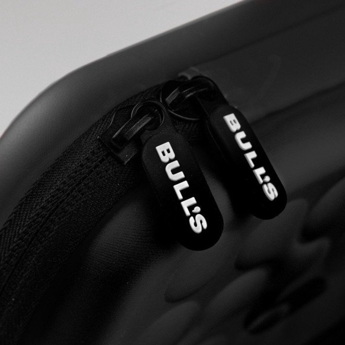 Bull's Morph Dartcase Zwart (detail 9)