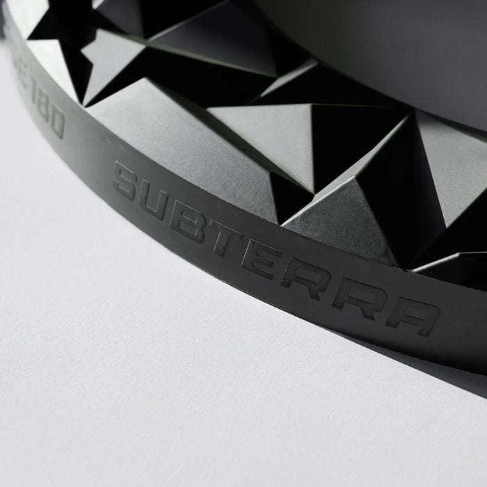 Precise180 Subterra Graphite 3D - Dartbord Surround (detail 5)